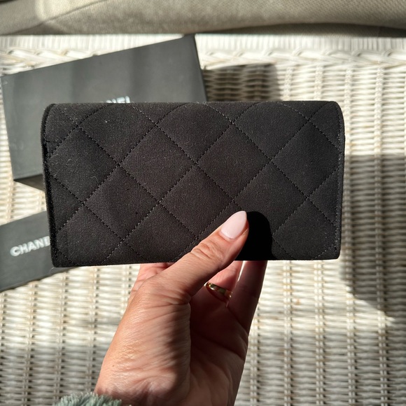 Chanel eyeglass/sunglass case - Picture 4 of 7